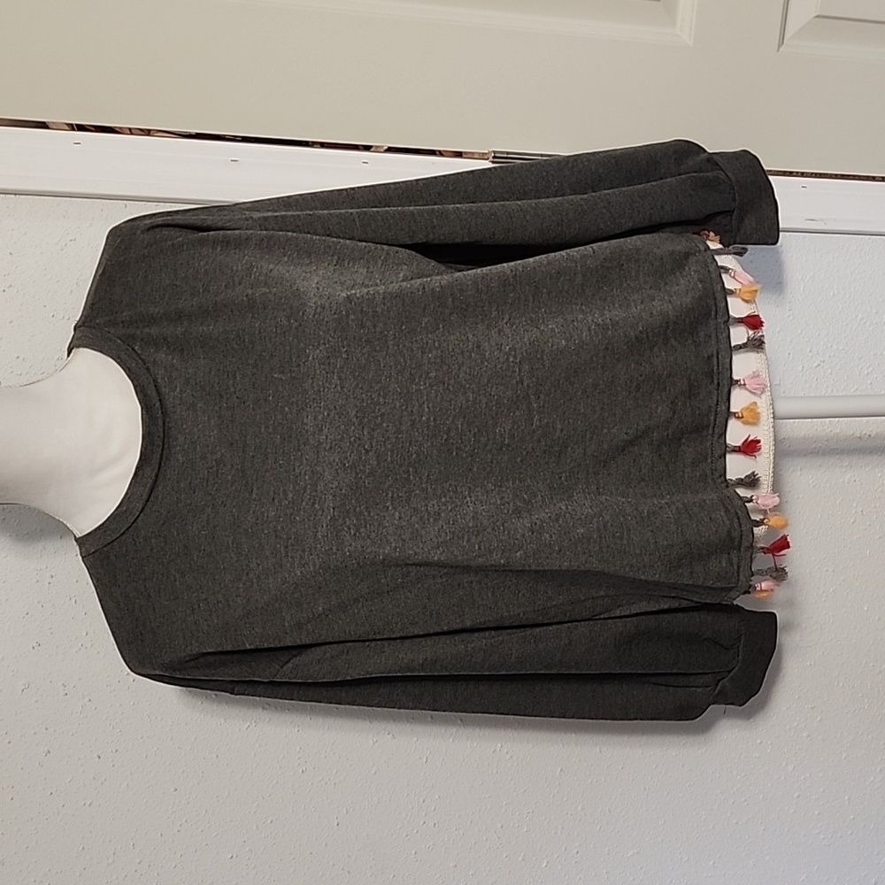 SWEATSHIRT WITH POM FRINGE